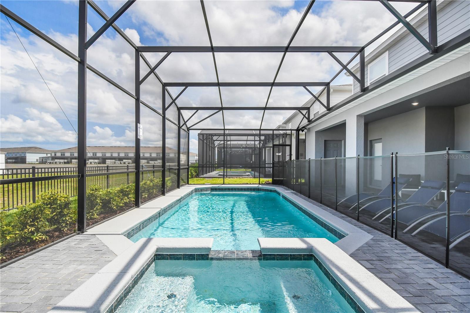 WINDSOR ISLAND RESIDENCE PH 2B - Residential