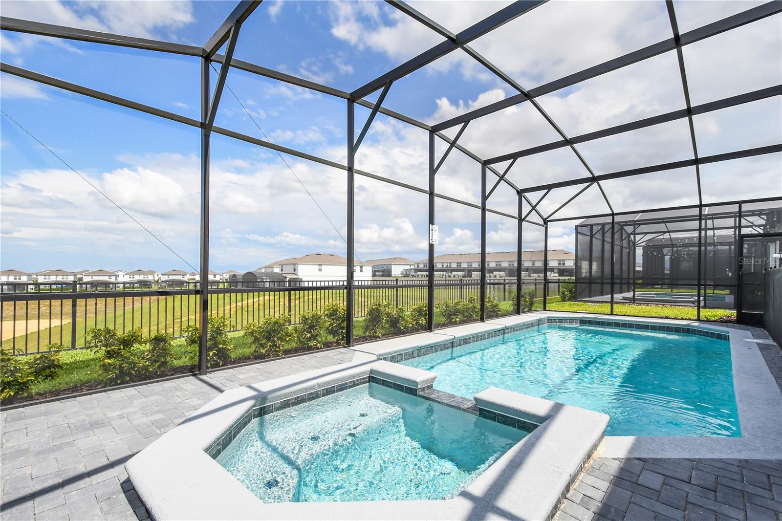 WINDSOR ISLAND RESIDENCE PH 2B - Residential