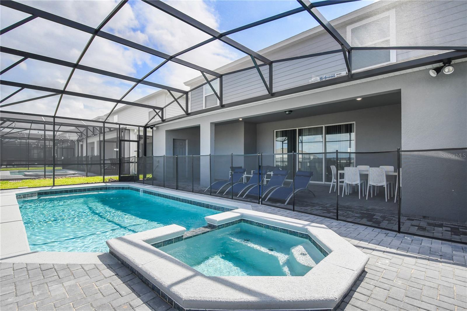 WINDSOR ISLAND RESIDENCE PH 2B - Residential