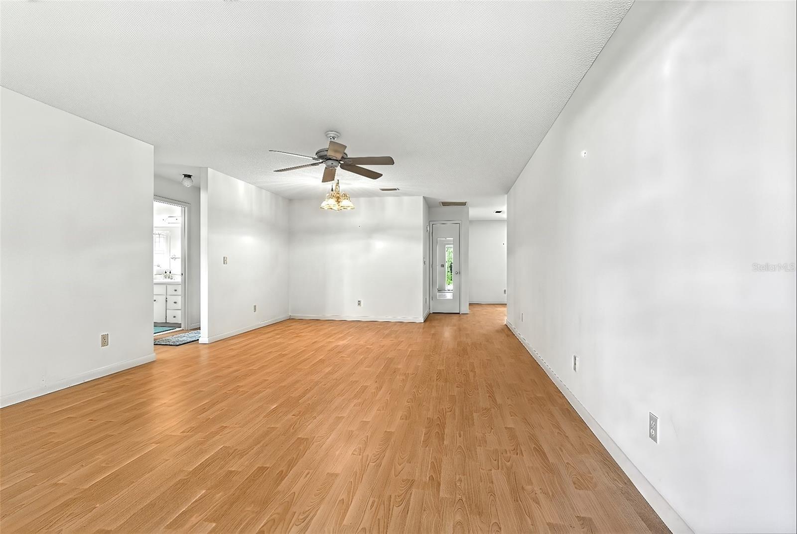 CIRCLE SQUARE WOODS - Residential