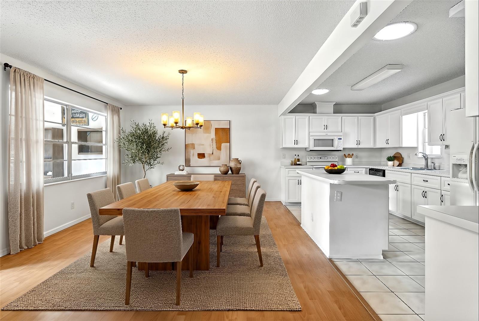 CIRCLE SQUARE WOODS - Residential