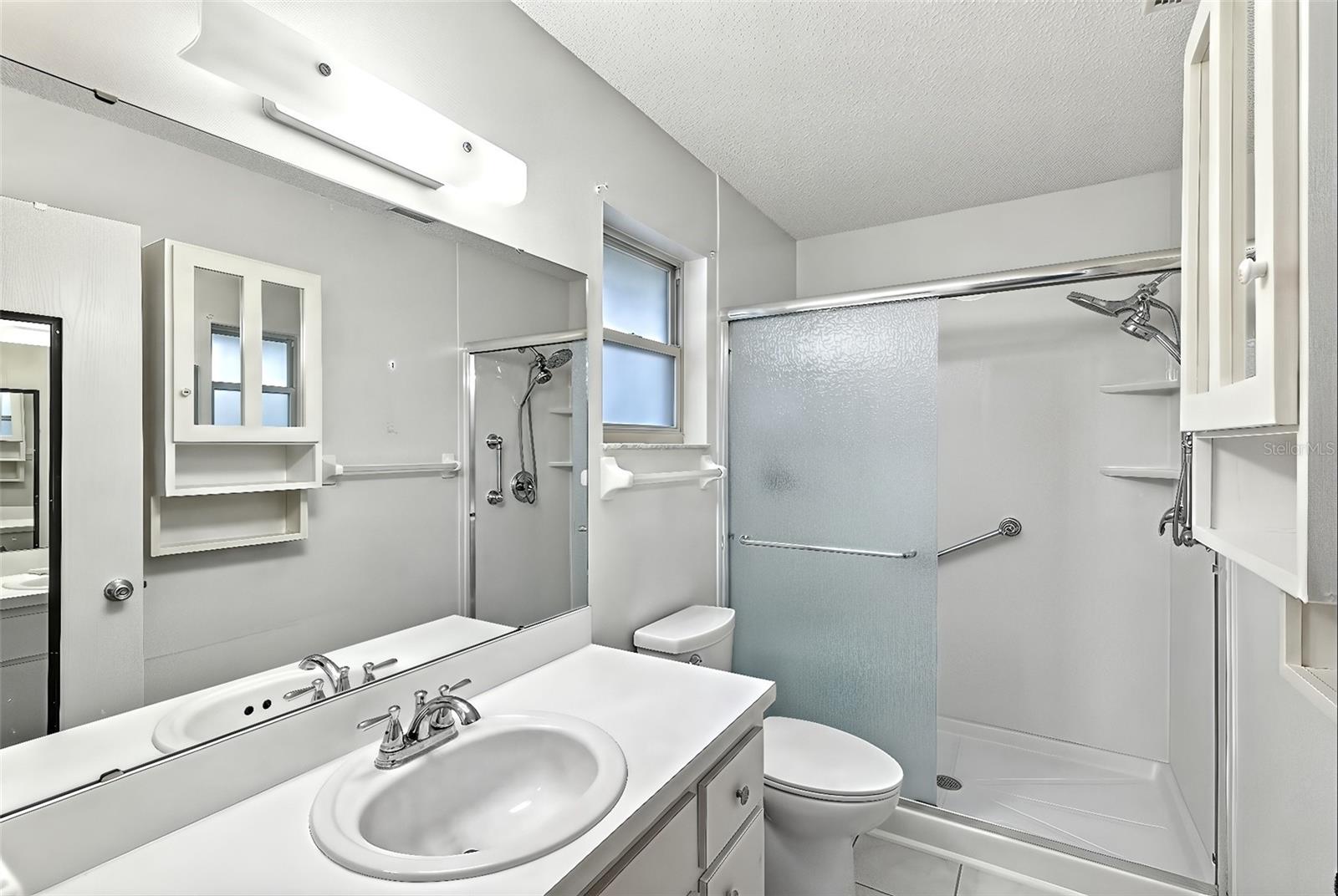 CIRCLE SQUARE WOODS - Residential