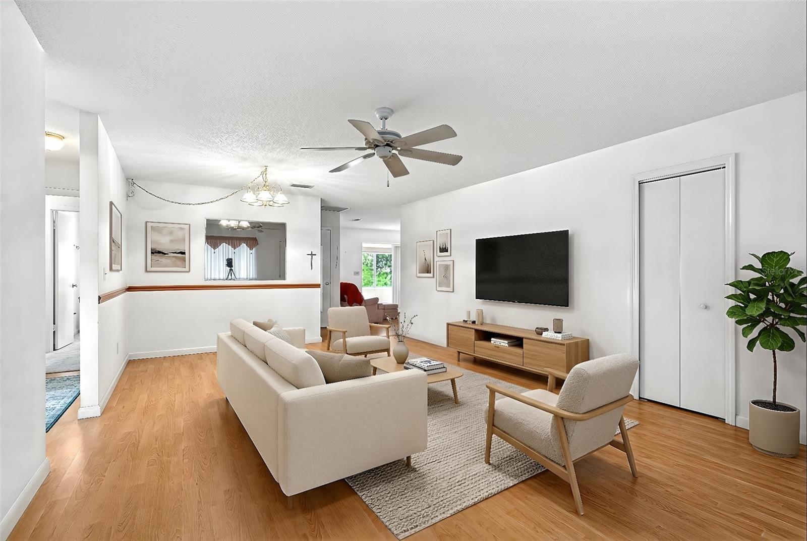 CIRCLE SQUARE WOODS - Residential