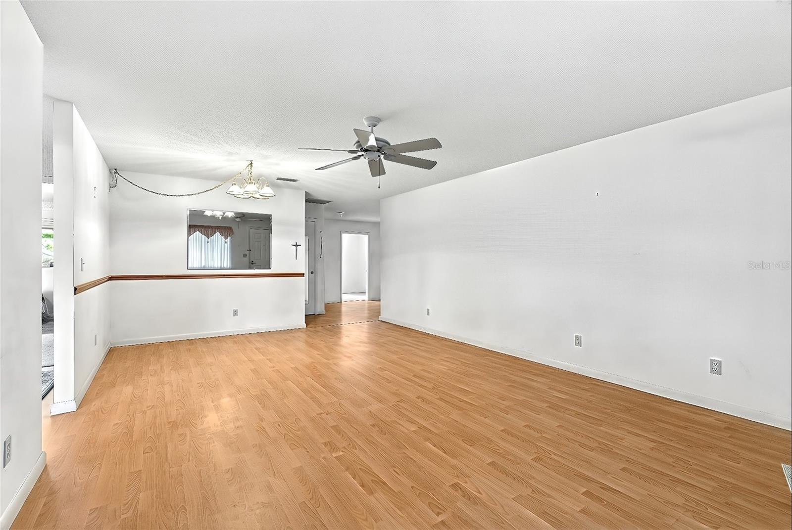 CIRCLE SQUARE WOODS - Residential