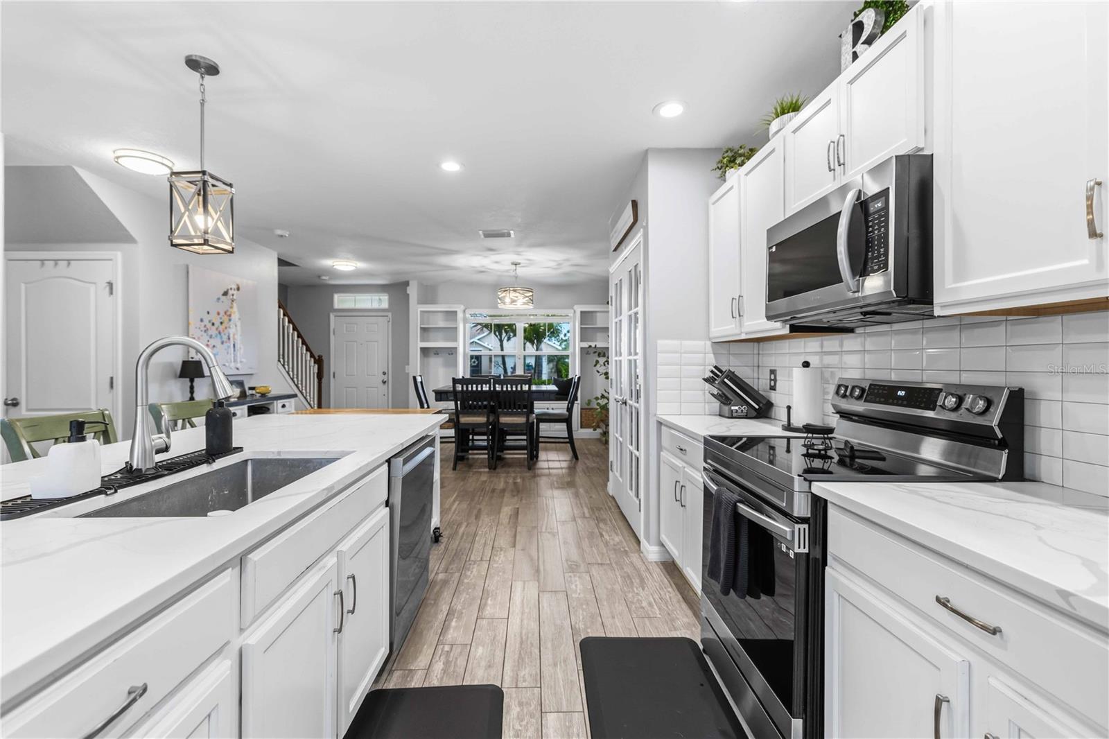 DEL TIERRA PH I - Residential