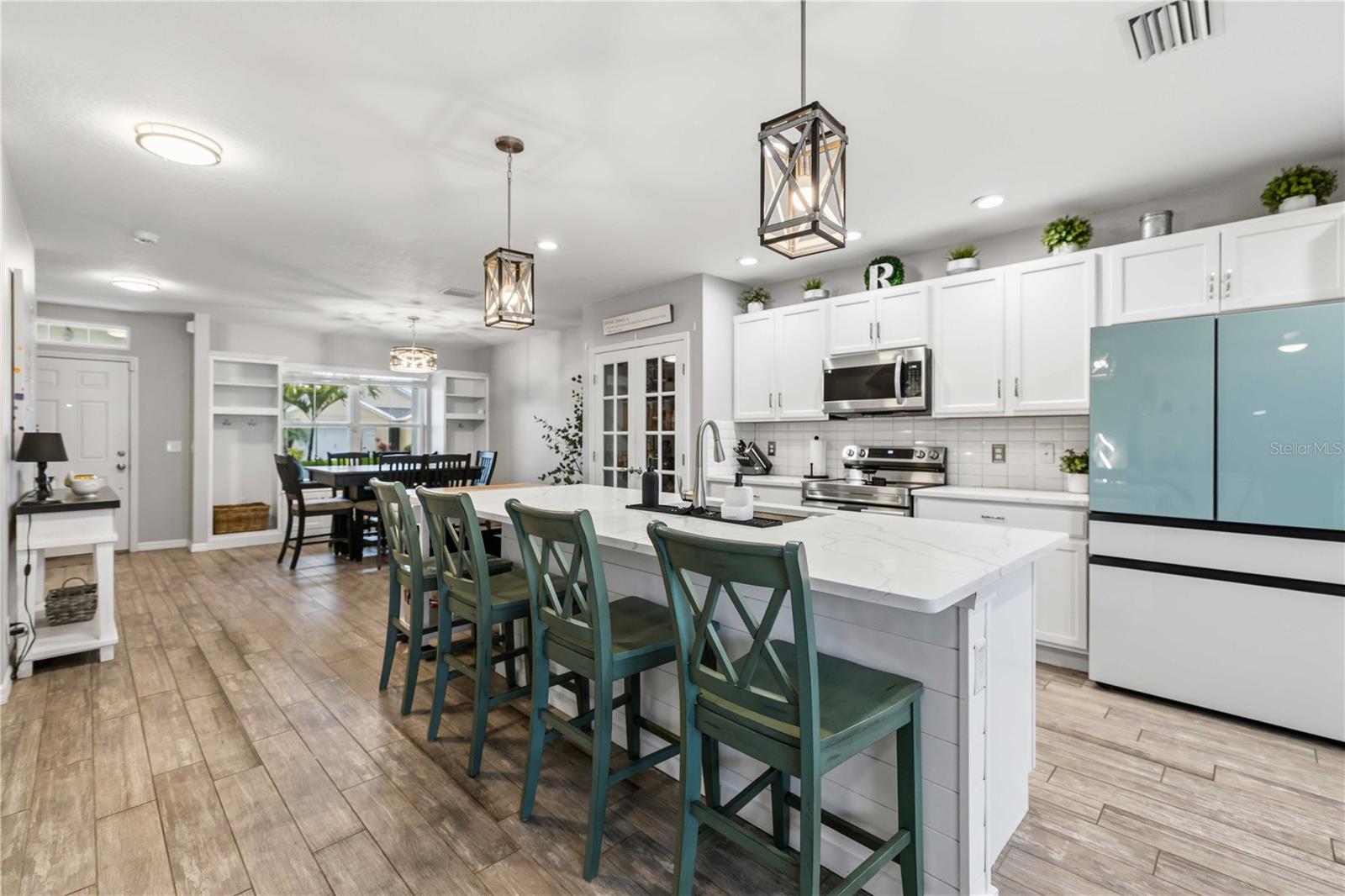 DEL TIERRA PH I - Residential