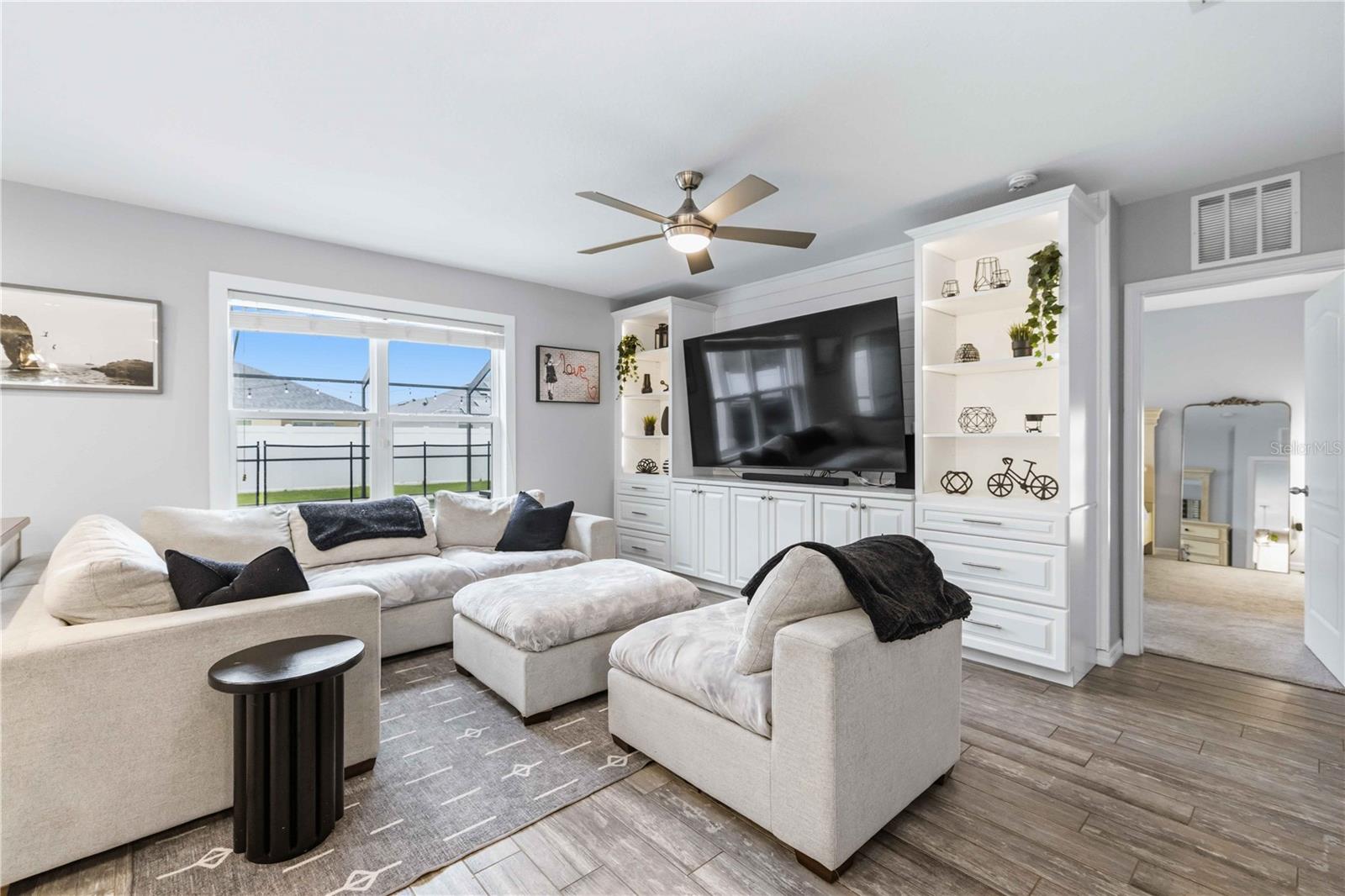 DEL TIERRA PH I - Residential