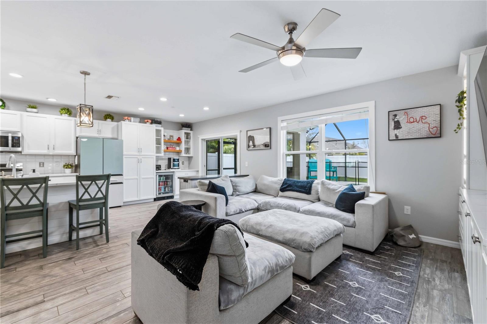 DEL TIERRA PH I - Residential