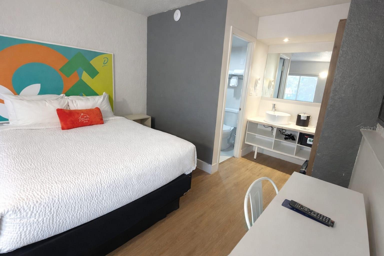 GREENPOINT ESSENTIAL HOTEL CONDO - Residential