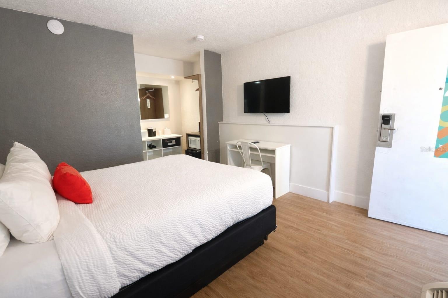 GREENPOINT ESSENTIAL HOTEL CONDO - Residential