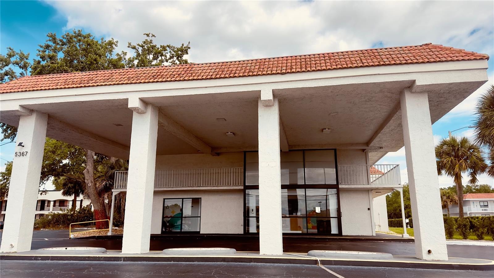 GREENPOINT ESSENTIAL HOTEL CONDO - Residential