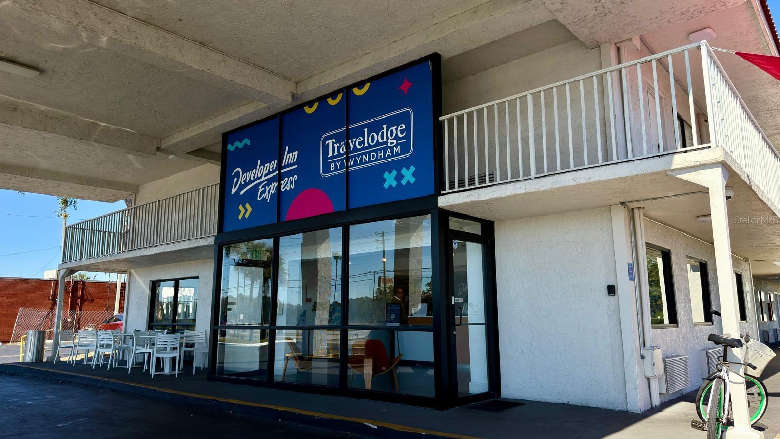 GREENPOINT ESSENTIAL HOTEL CONDO - Residential