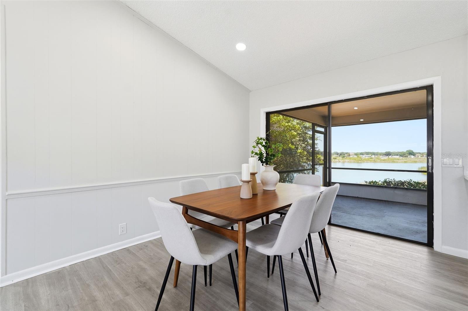 RIDGE MANOR - Residential