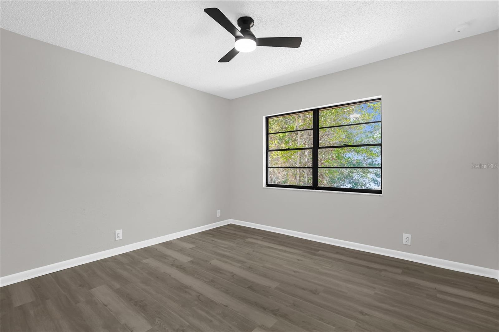 RIDGE MANOR - Residential