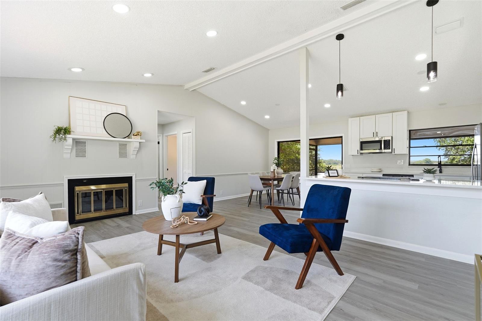 RIDGE MANOR - Residential