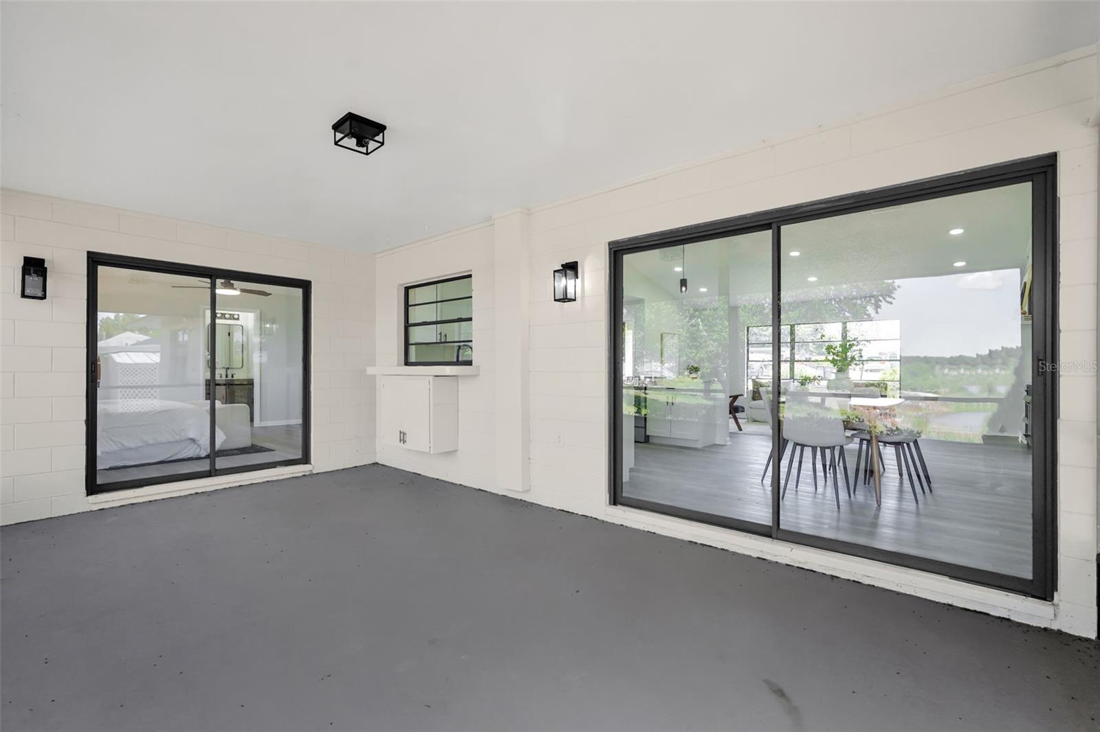 RIDGE MANOR - Residential