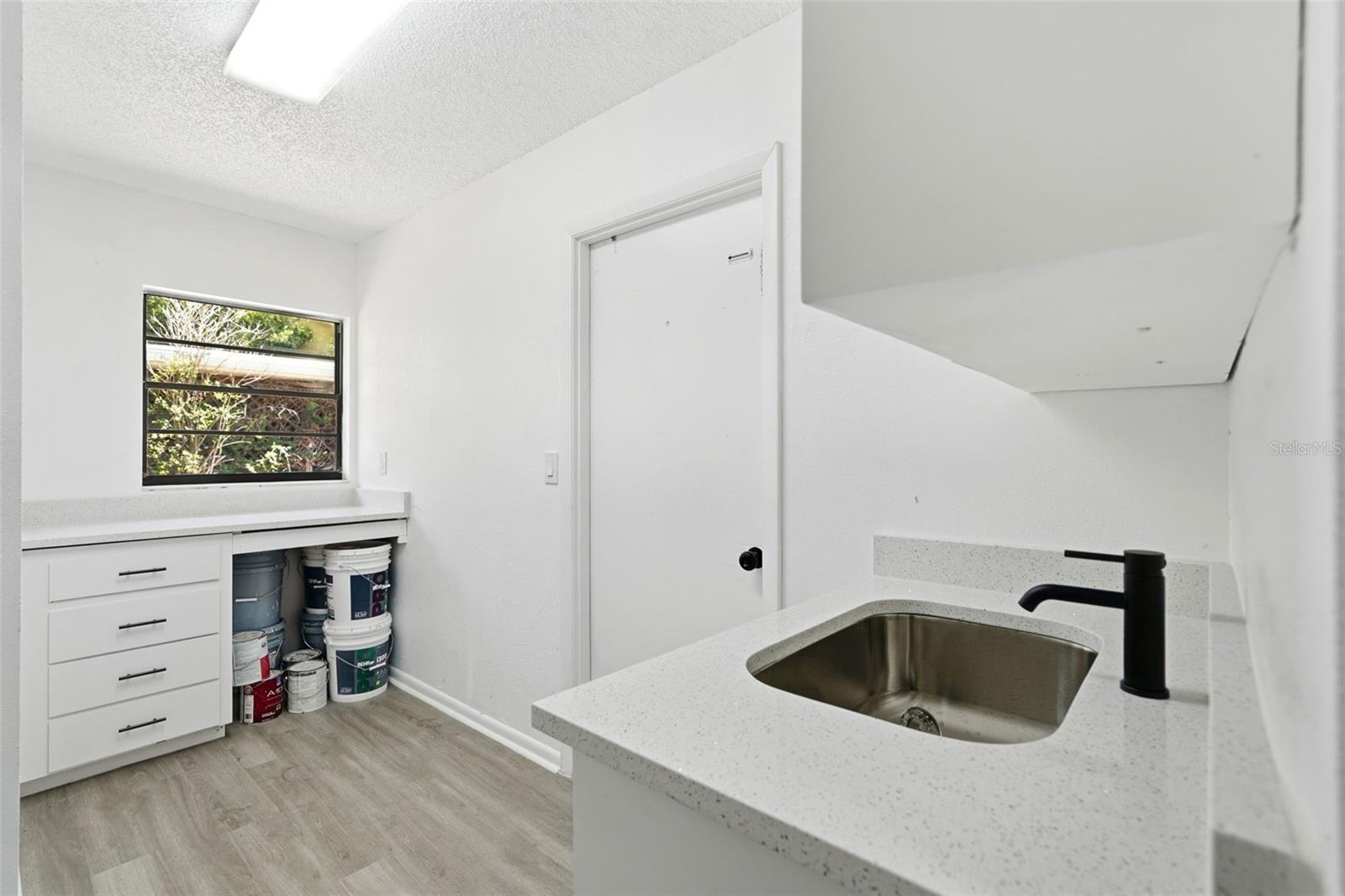 RIDGE MANOR - Residential