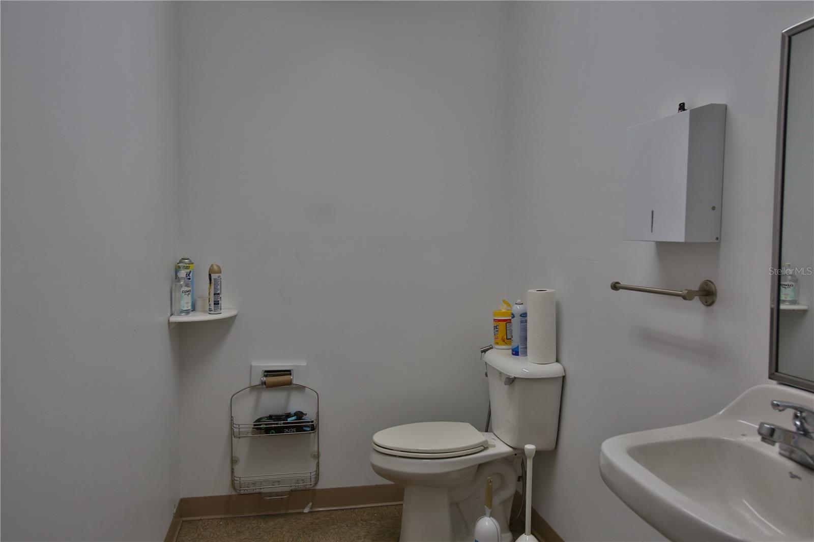 BELTWAY BUSINESS CENTER - Commercial Lease