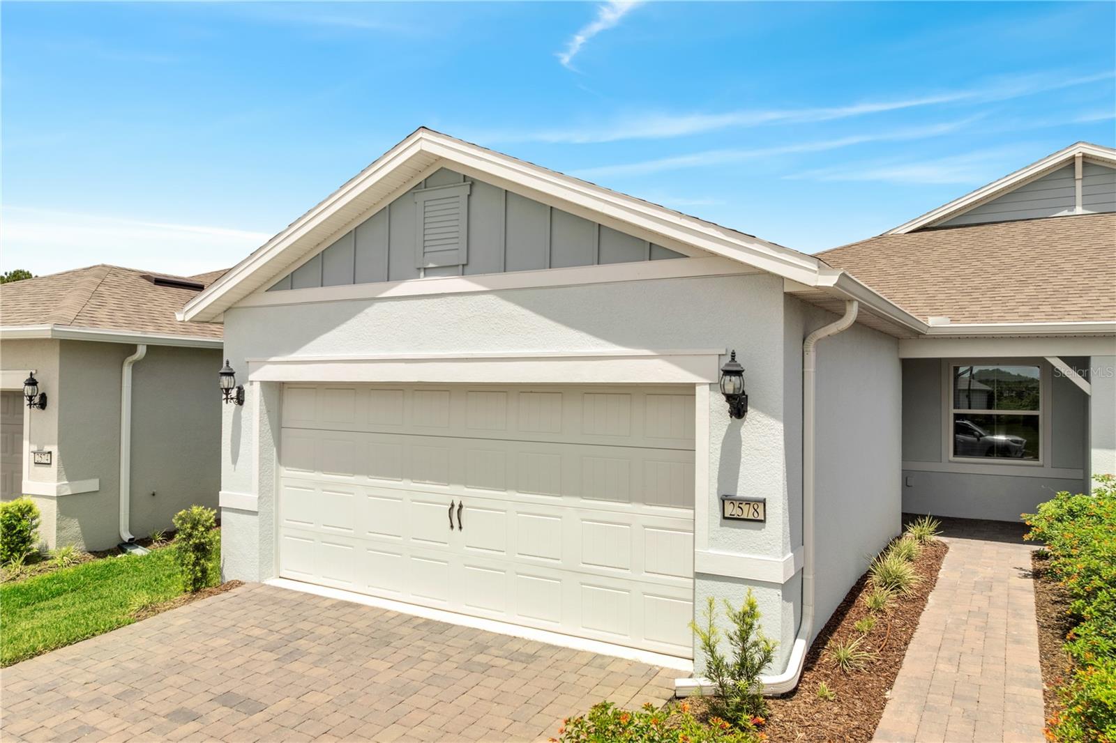 2578 CLIFF WAY