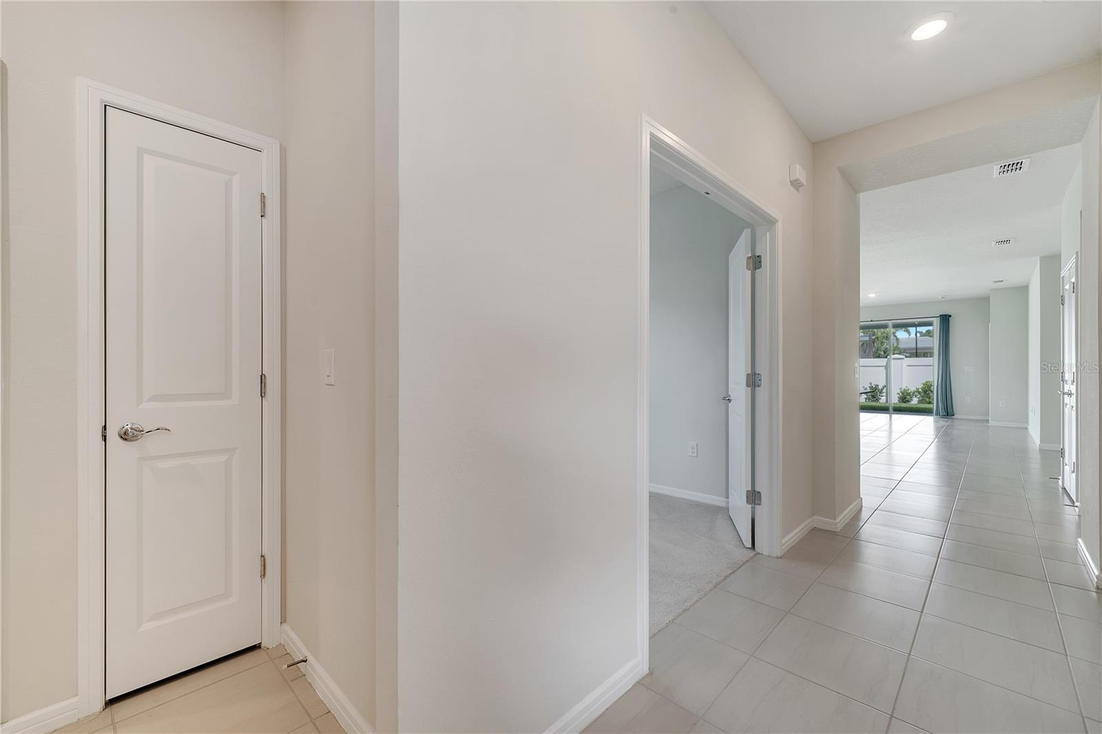 2578 CLIFF WAY