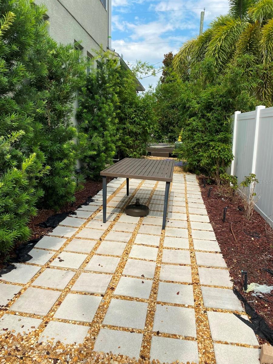 WOODLAWN PARK REV - Residential Lease