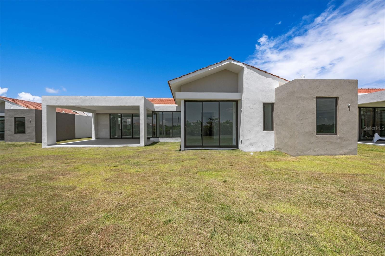 SABANERA DE DORADO - Residential