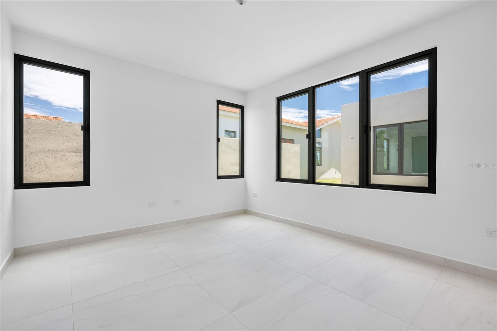 SABANERA DE DORADO - Residential