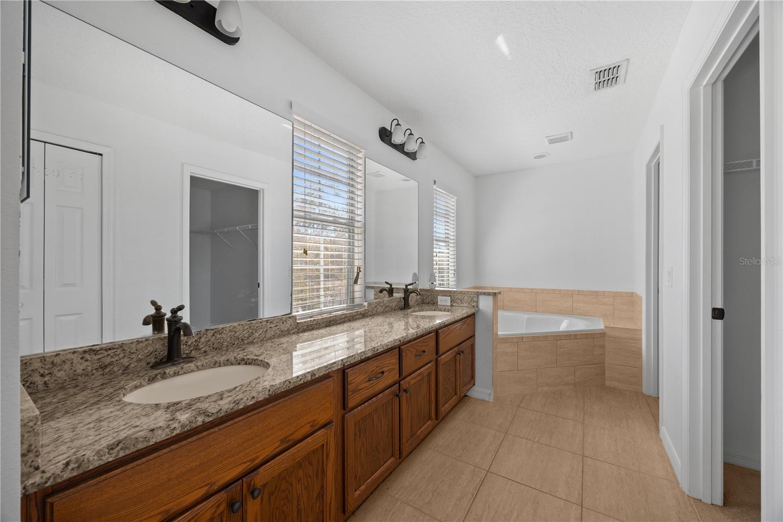 BATTAGLIA - Residential Lease