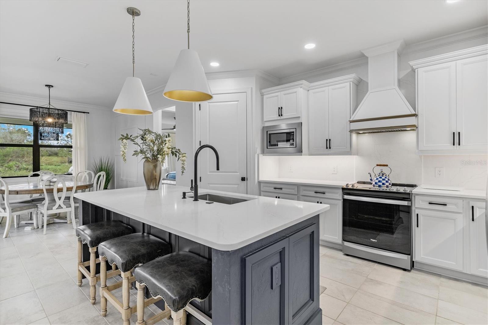16247 HIDDEN OAK LOOP