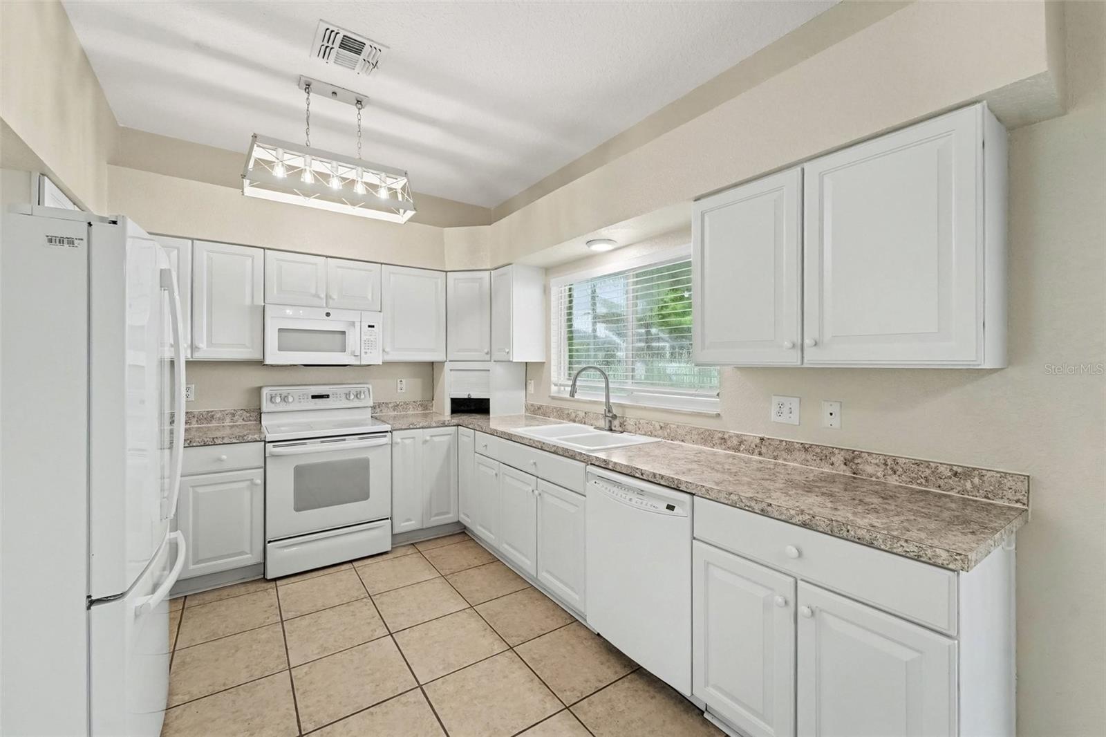 19431 SANDY SPRINGS CIRCLE
