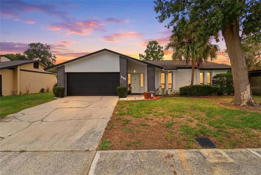Photo of 804 Centerwood Court, Brandon, FL 33511 (MLS # P4938864)
