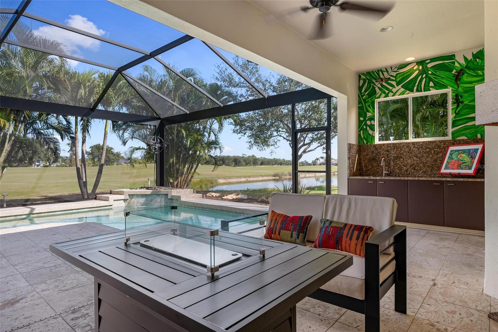 PELICAN POINTE GOLF & COUNTRY - Residential