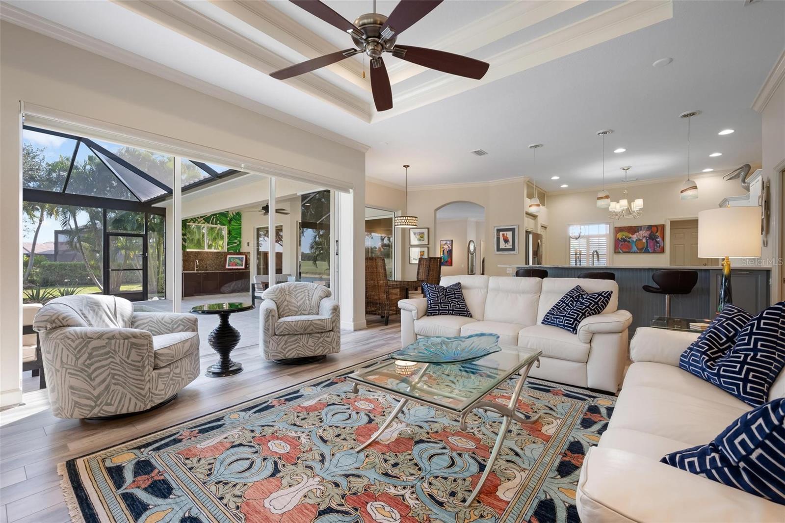 PELICAN POINTE GOLF & COUNTRY - Residential