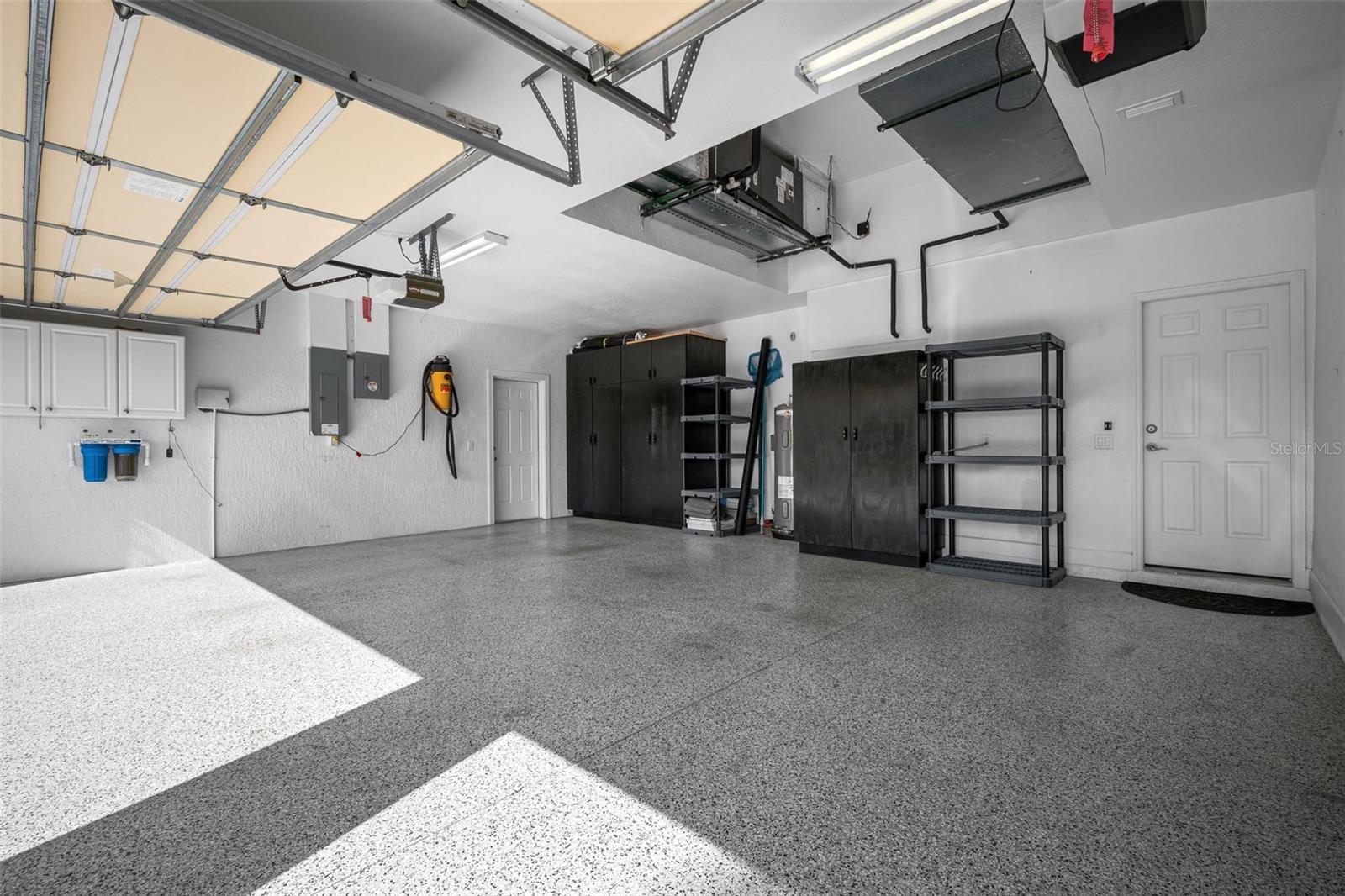 PELICAN POINTE GOLF & COUNTRY - Residential