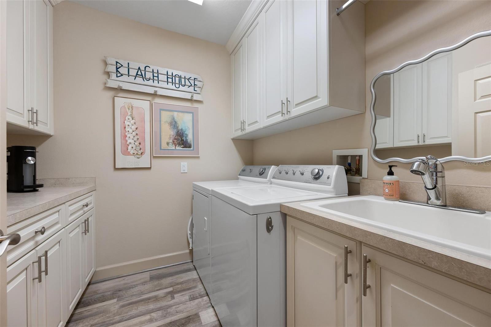 PELICAN POINTE GOLF & COUNTRY - Residential