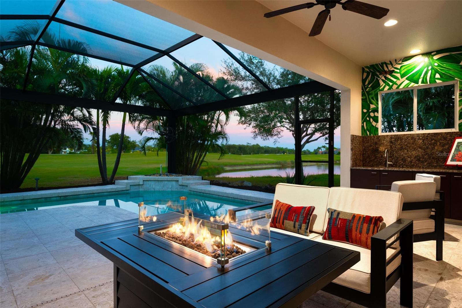 PELICAN POINTE GOLF & COUNTRY - Residential