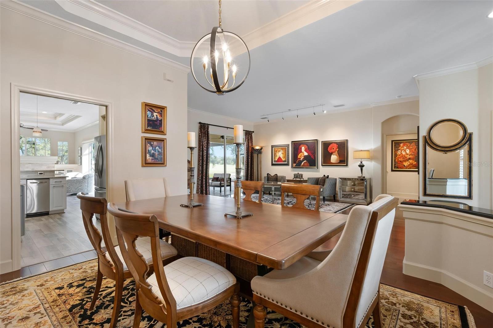 PELICAN POINTE GOLF & COUNTRY - Residential