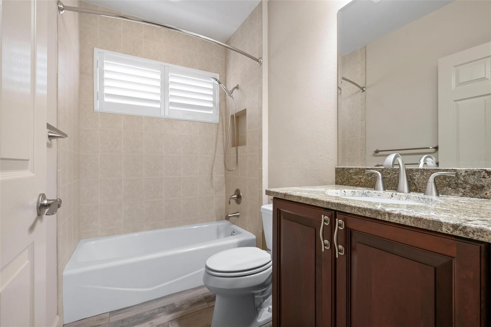 PELICAN POINTE GOLF & COUNTRY - Residential