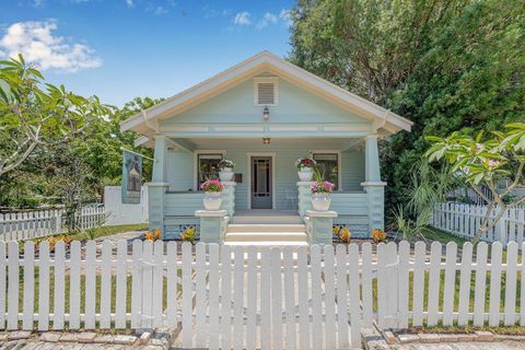 Photo of 1415 7th Avenue N, St Petersburg, FL 33705 (MLS # TB8401168)