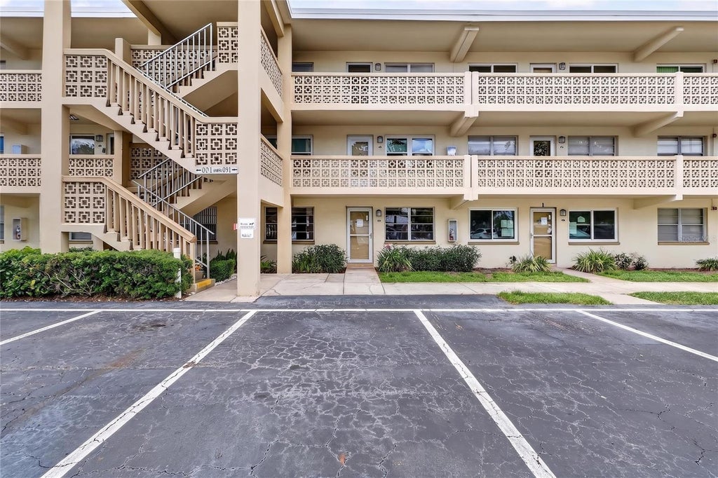 Photo of 951 79th Avenue N #115, St Petersburg, FL 33702 (MLS # TB8521336)