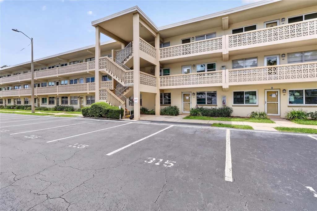 Photo of 951 79th Avenue N #115, St Petersburg, FL 33702 (MLS # TB8521336)