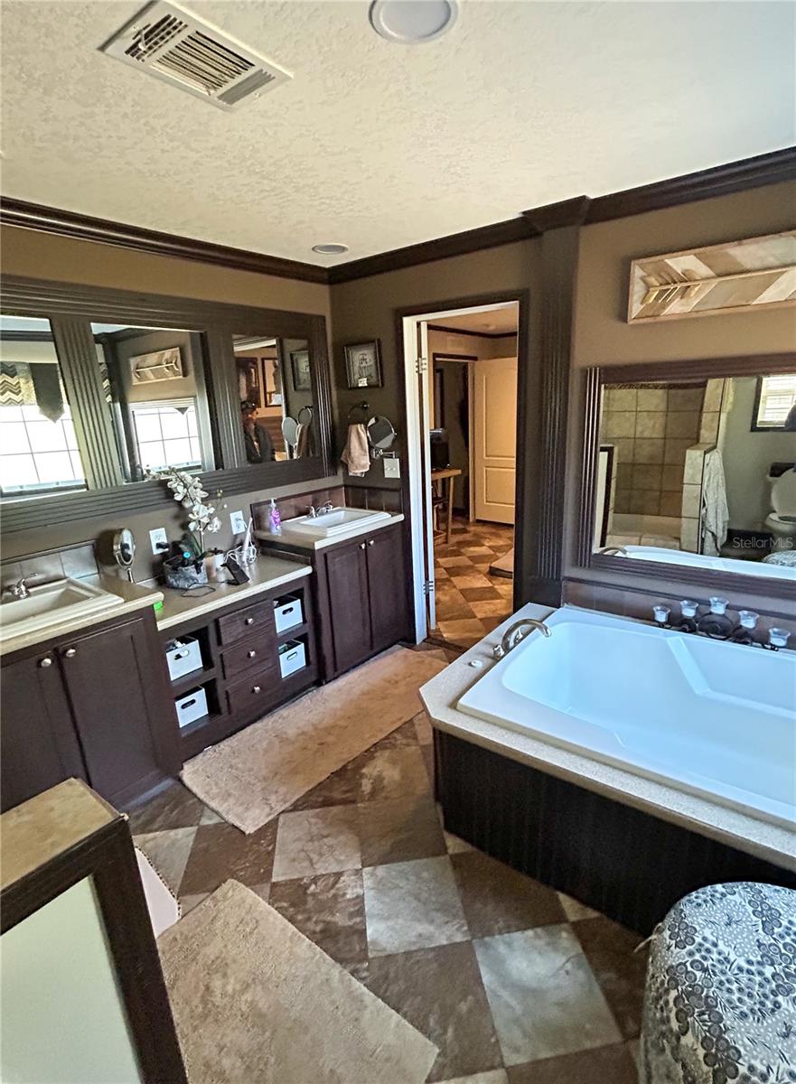 ACREAGE & UNREC - Residential