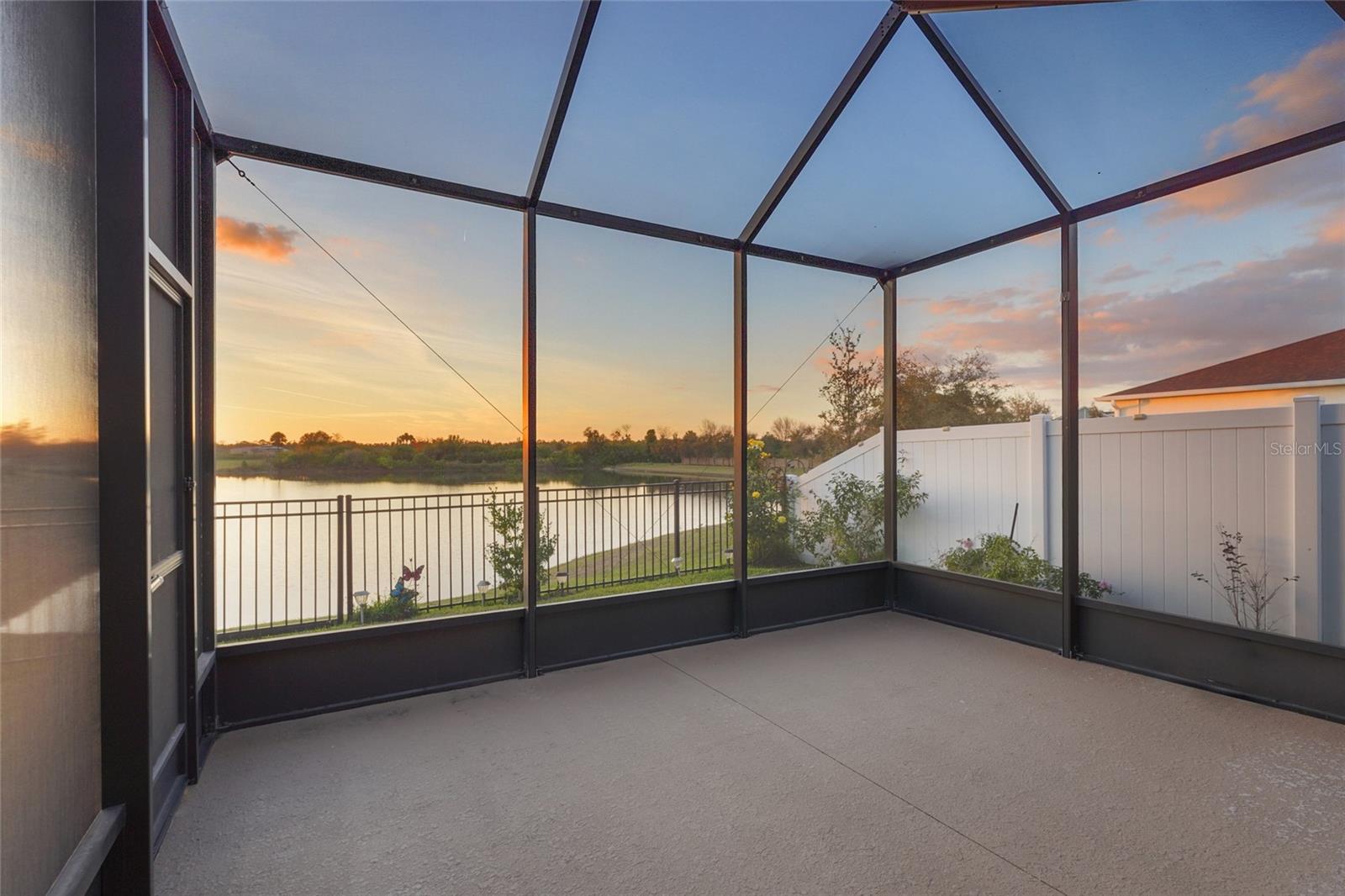 GRADY POINTE - Residential