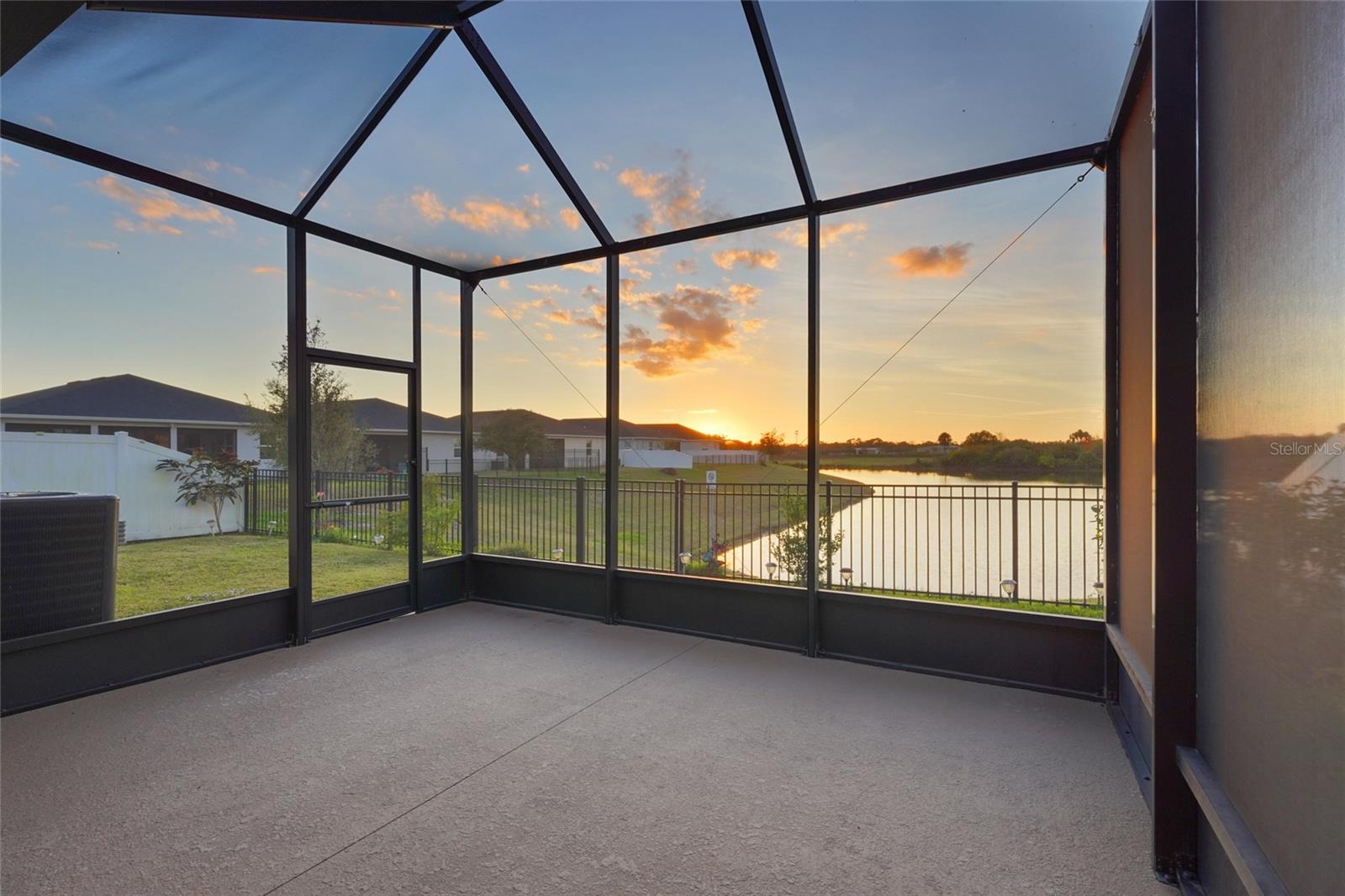 GRADY POINTE - Residential