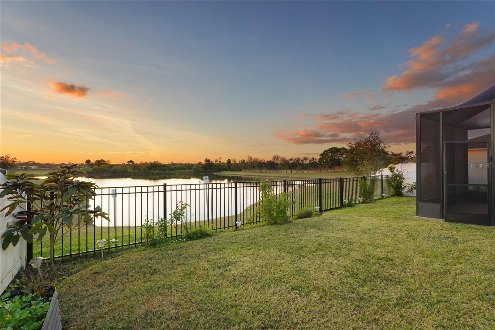 GRADY POINTE - Residential