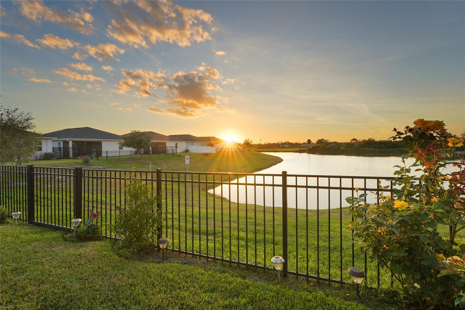 GRADY POINTE - Residential