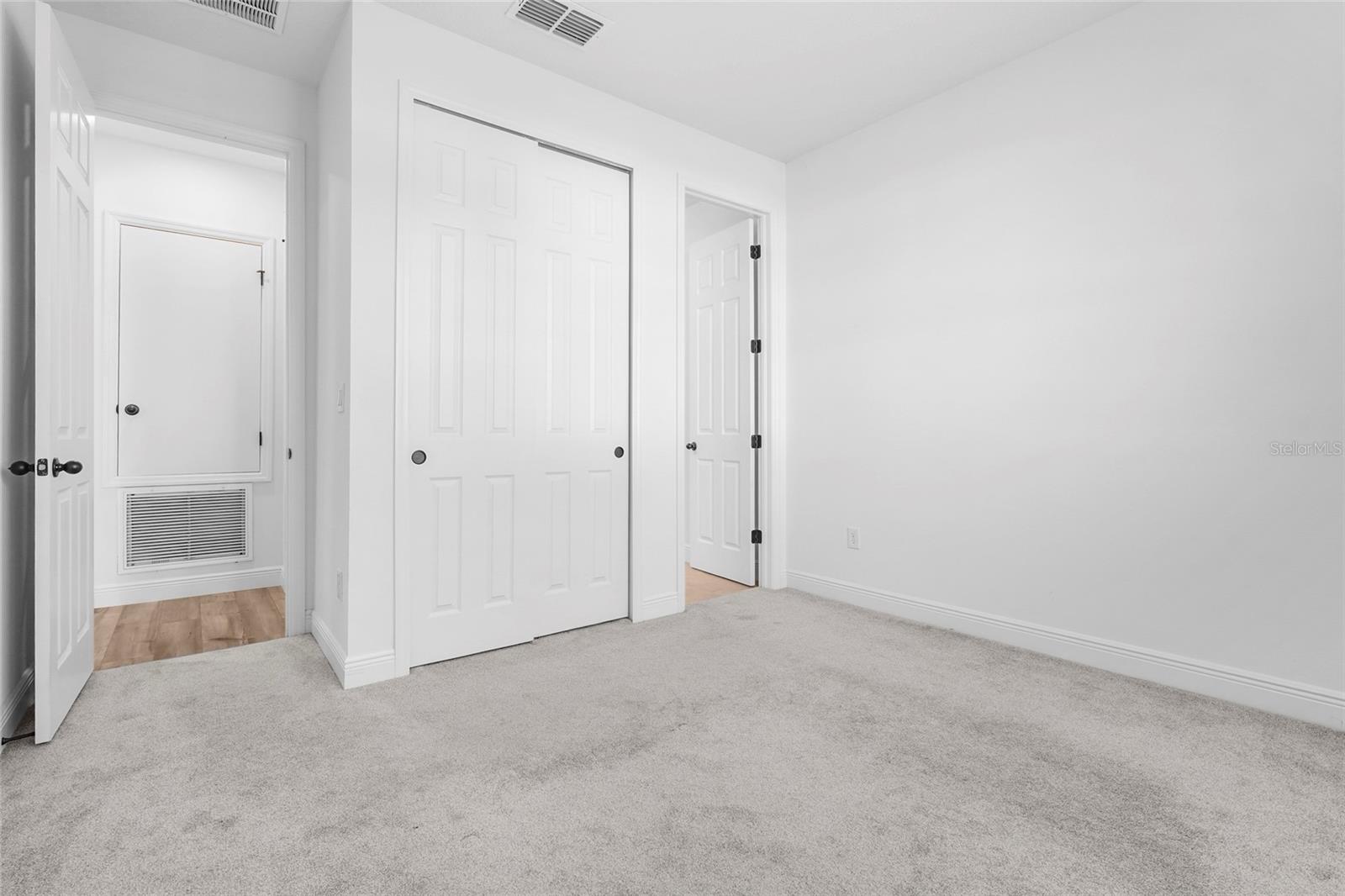 GRADY POINTE - Residential