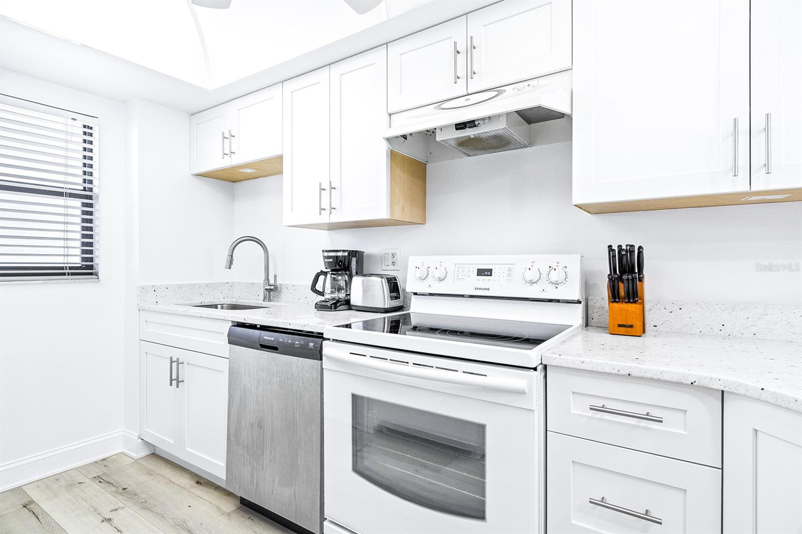 CANAVERAL TOWERS - Residential