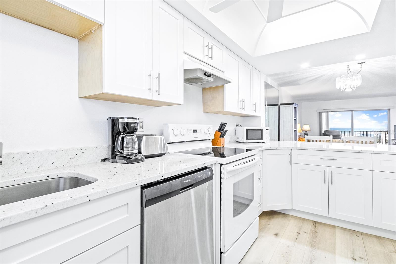 CANAVERAL TOWERS - Residential