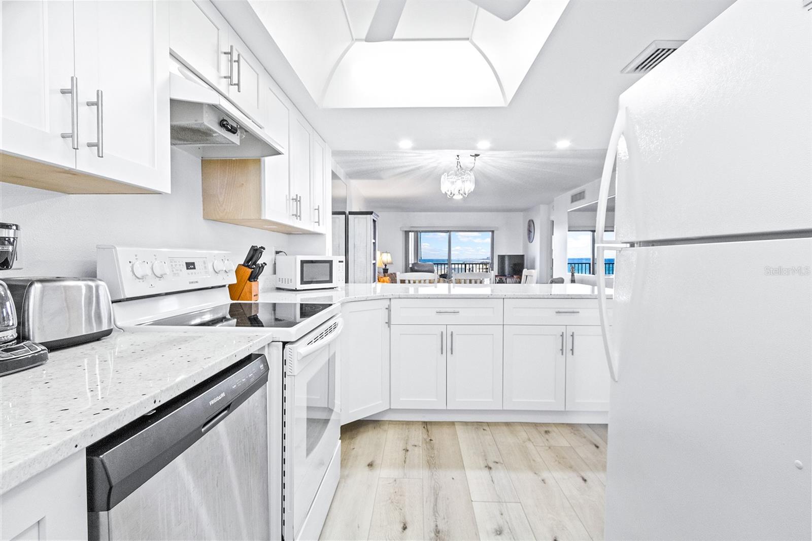 CANAVERAL TOWERS - Residential